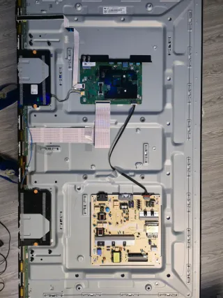 Tv samsung 50 pantalla en negro