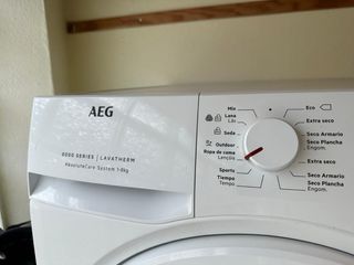 Secadora AEG 8kg.   transporte disponible