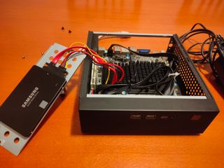 Mini PC Intel Atom D2550