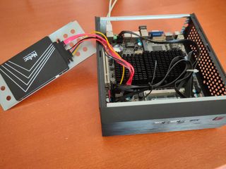 Mini PC Intel Atom D2550