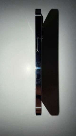 iPhone 13 en muy buen estado, totalmente funcional