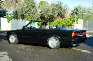 BMW E30 325i