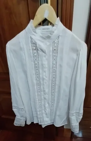 Blusa blanca de encaje a estrenar.