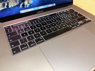 MacBook Pro 16 2019 i7 16GB 512GB Plata