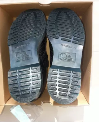 Dr. Martens T42 Halloween Spiderweb Boots negras