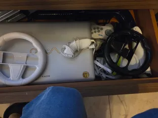 Accesorios Nintendo Wii: Volante y Pistola