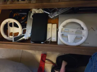 Accesorios Nintendo Wii: Volante y Pistola