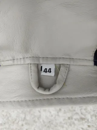 Cazadora polipiel beige