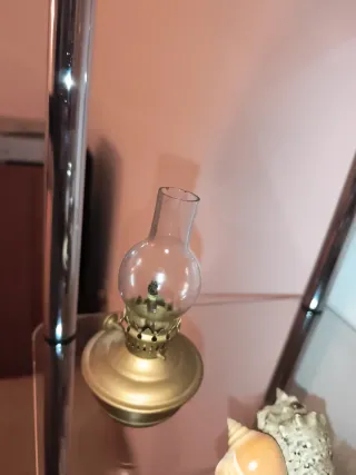 Lámpara de aceite antigua