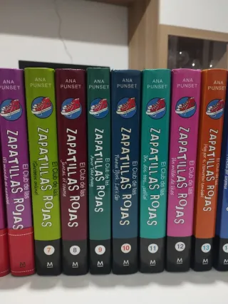 Colección "EL CLUB DE LAS ZAPATILLAS ROJAS"