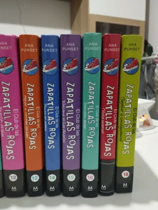 Colección "EL CLUB DE LAS ZAPATILLAS ROJAS"