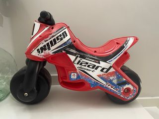 Moto correpasillos infantil roja
