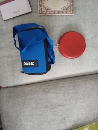 Monedero amarillo y mas