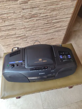 Radio cassette Sony CFD-8