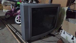 TV Grundig 28 pulgadas gris