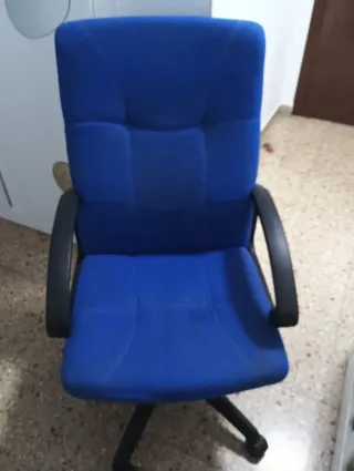 Silla de oficina azul