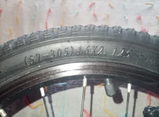 Bicicleta infantile Monty 16" rosa - perfetta per un regalo