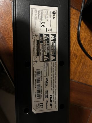 Barra de Sonido LG con Subwoofer Inalambrico