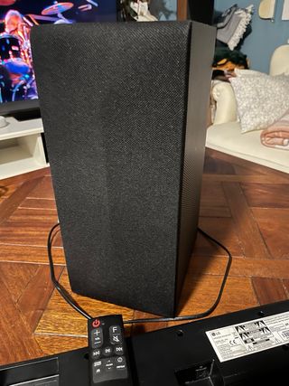 Barra de Sonido LG con Subwoofer Inalambrico
