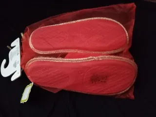 Set Grinch Zapatillas Calcetines y Llavero (NUEVO)