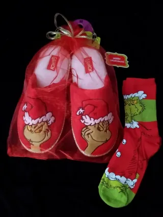 Set Grinch Zapatillas Calcetines y Llavero (NUEVO)