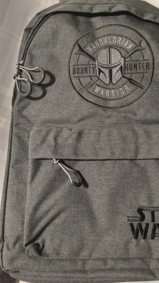 Mochila Star Wars Mandalorian Gris