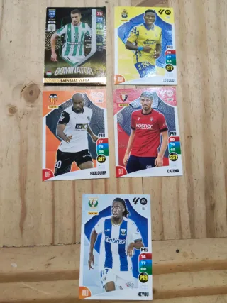 32 Cromos Adrenalyn LaLiga 2025