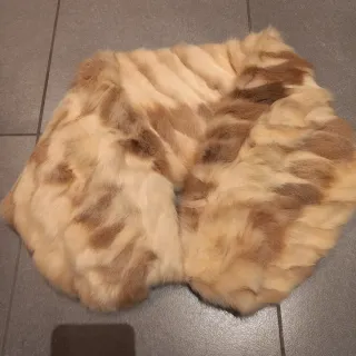 Collo pelliccia beige e marrone