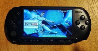 PSP nera con 9 giochi