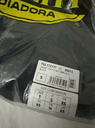 Zapatos Diadora y Chaqueta