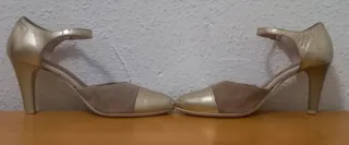 Zapatos de tacón Pitillos mujer beige y oro