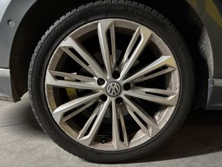 Llantas 19 pulgadas con Neumáticos Grupo VAG