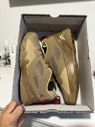 Nike Jordan MVP Marrón y Rojo