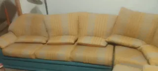 Sofá chaiselongue tela azul y amarillo