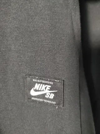 Sudadera Nike SB Negra