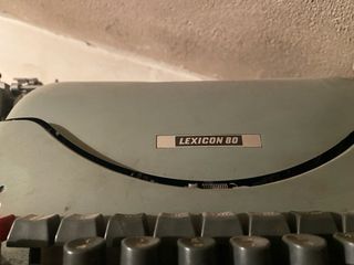 Máquina de escribir Lexicon 80