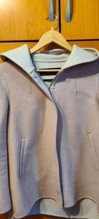 Abrigo Zara rosa palo con capucha
