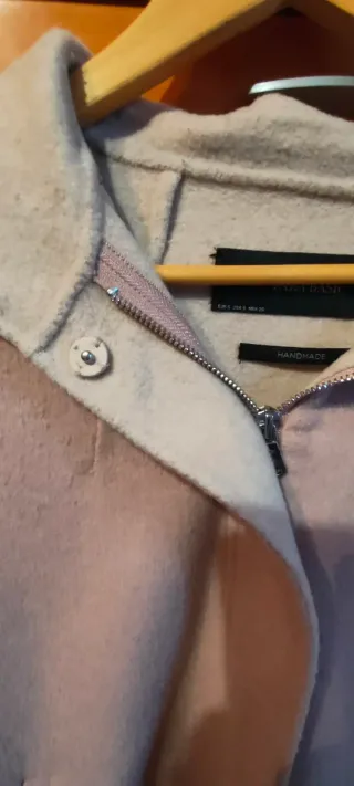 Abrigo Zara rosa palo con capucha