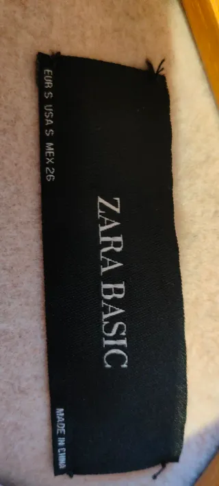 Abrigo Zara rosa palo con capucha