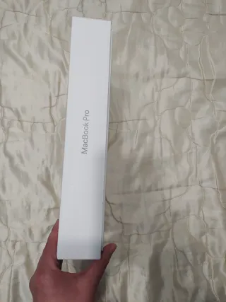 Scatola vuota per MacBook Pro 14