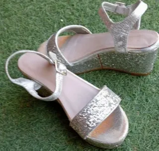 Vestidos Talla S-M y Sandalias N.36/37