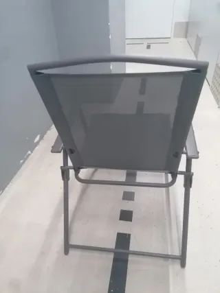 Sillas de jardín grises