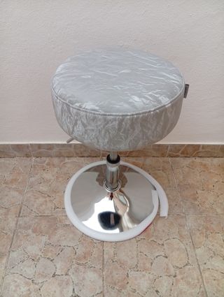 Taburete de maquillaje giratorio