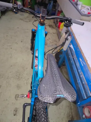 Bicicleta Cube Stereo Hybrid 160