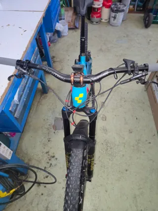 Bicicleta Cube Stereo Hybrid 160