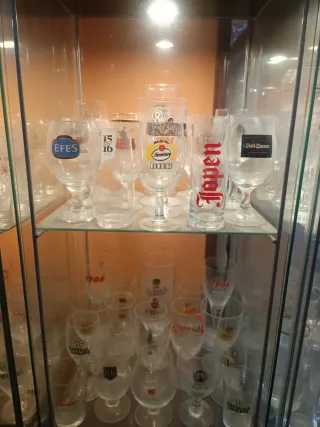 COLECCIÓN JARRAS, COPAS Y VASOS DE CERVEZA