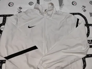Chaqueta Nike Blanca