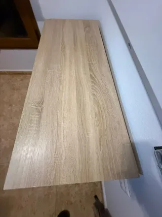 Escritorio con cajones