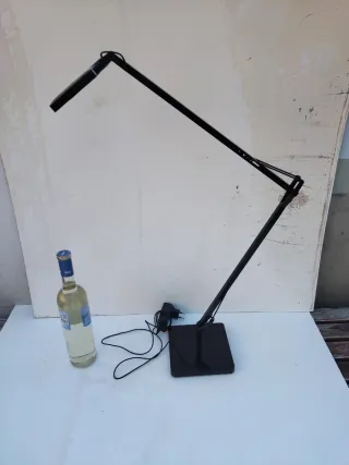 Lámpara esceitorio diseño Kelvin Led FLOS Art Decó