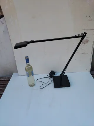 Lámpara esceitorio diseño Kelvin Led FLOS Art Decó